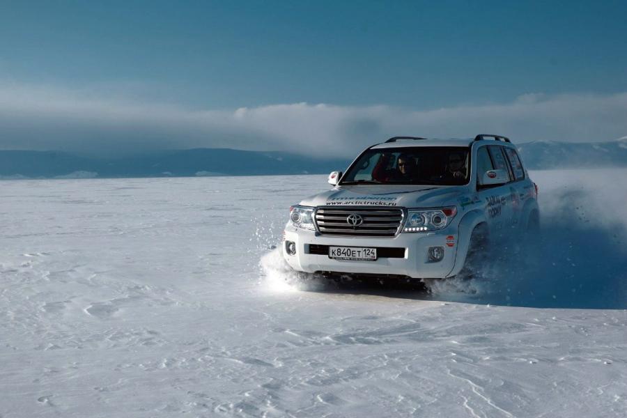  Arctic Trucks Toyota Land Cruiser AT35 (J200) 2011 года  (фото 2 из 7)